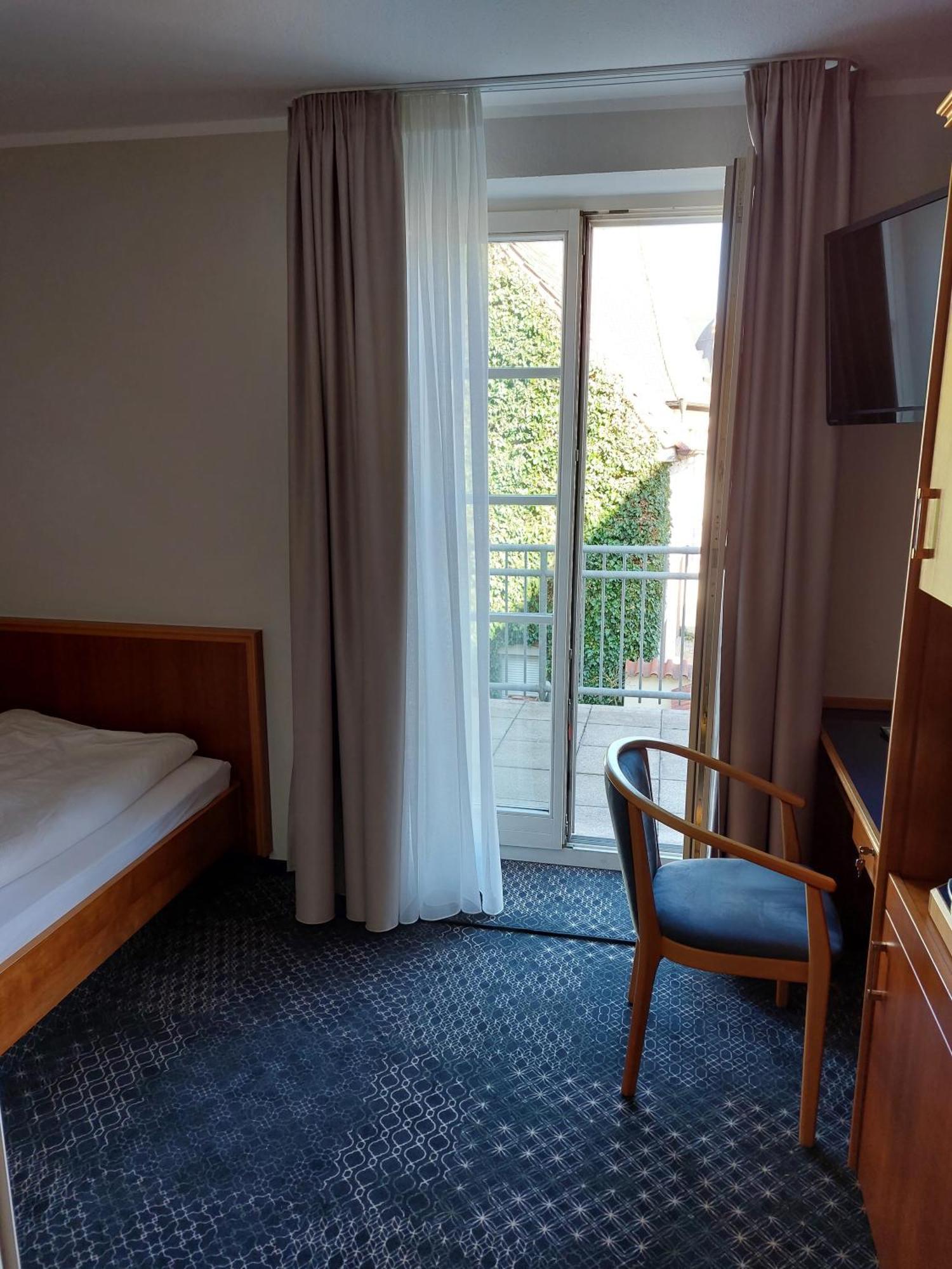 Hotel-Restaurant Roter Ochsen Lauchheim Exteriér fotografie